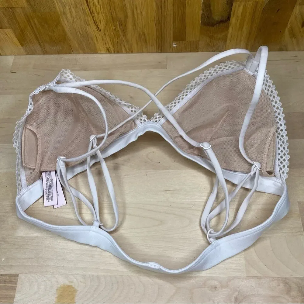 Victorias Secret White Lace Strappy No Wire Bralette